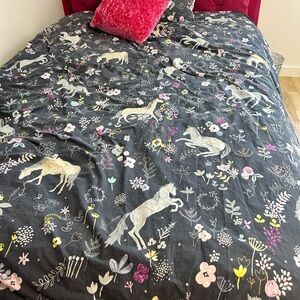 Whimsical Unicorn Print Duvet Cover in Charcoal and Pink